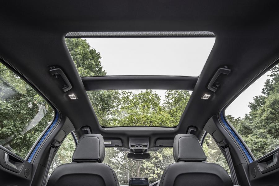 Интерьер Ford Focus ST-Line 2018 года  (UK) (фото 20 из 42)